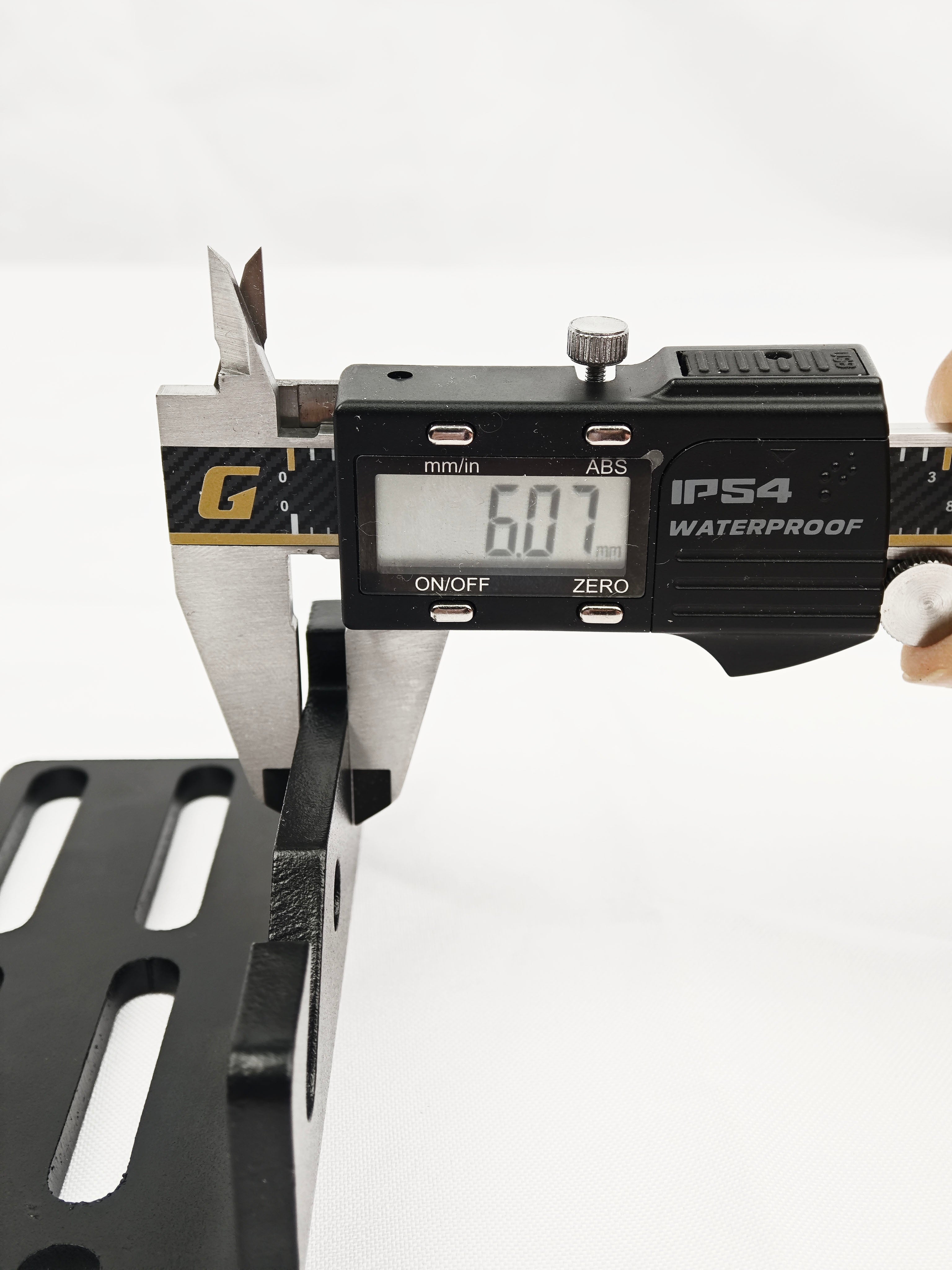 Quick-Install Roof Rack Awning Bracket