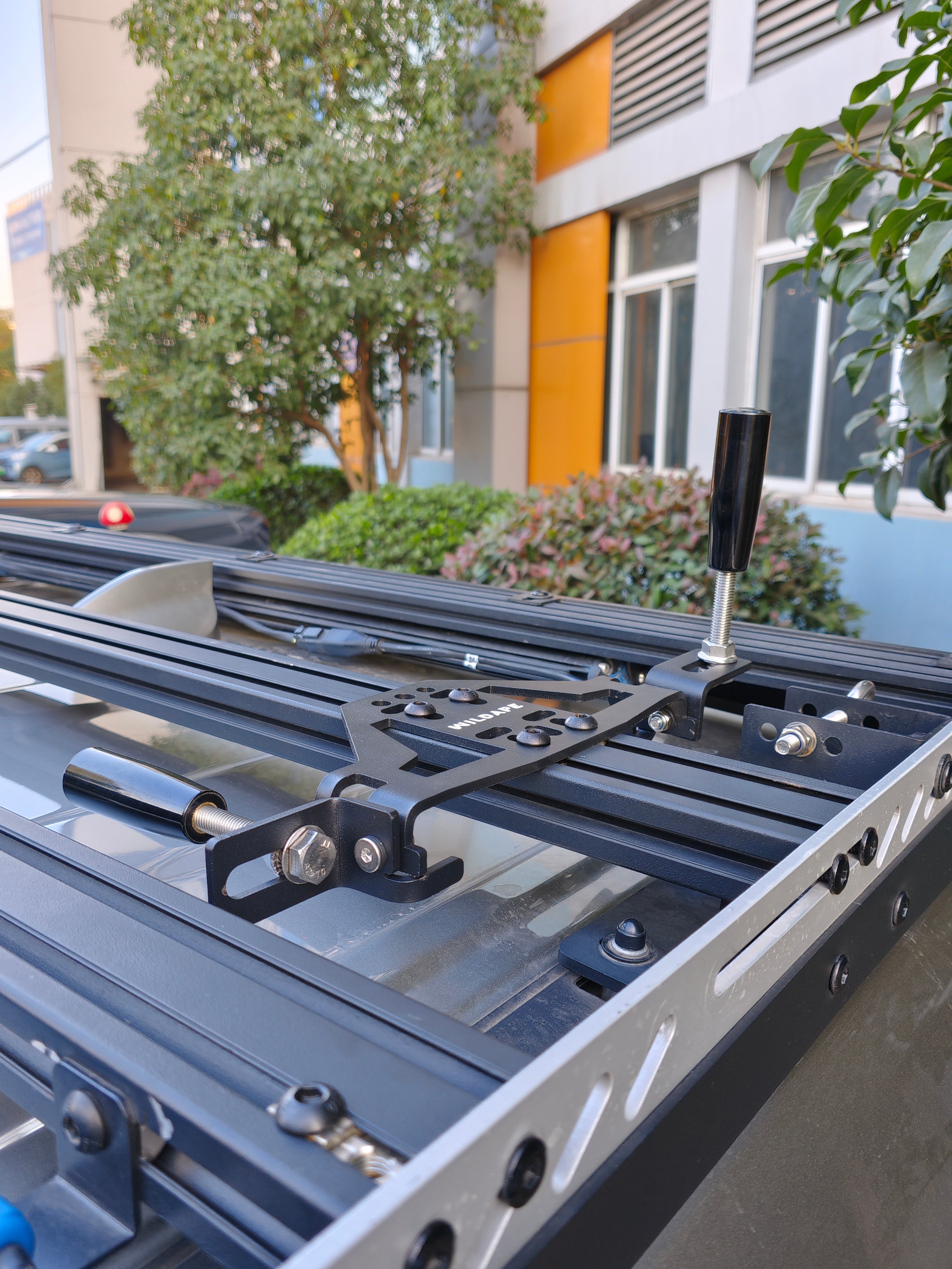 Folding Recovery Tracks Mounts